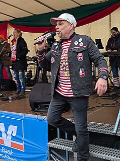 Karnevalistisches Treiben auf dem Merler Dorfplatz