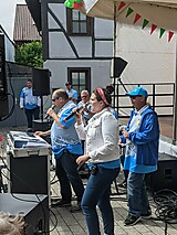 Geburtstagsparty auf dem Merler Dorfplatz