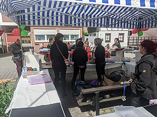 Geburtstagsparty auf dem Merler Dorfplatz