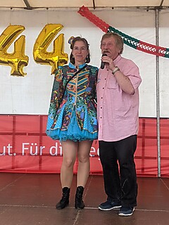 Geburtstagsparty auf dem Merler Dorfplatz