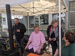 Geburtstagsparty auf dem Merler Dorfplatz