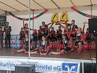 Geburtstagsparty auf dem Merler Dorfplatz