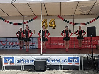 Geburtstagsparty auf dem Merler Dorfplatz