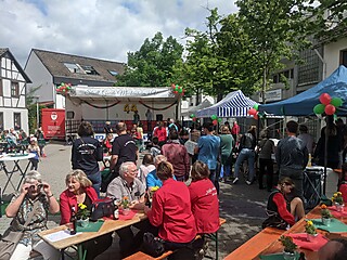 Geburtstagsparty auf dem Merler Dorfplatz