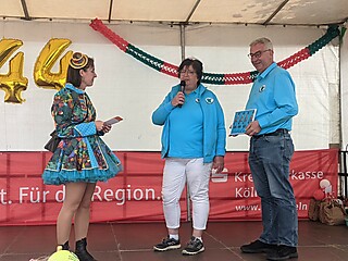 Geburtstagsparty auf dem Merler Dorfplatz