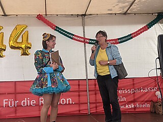 Geburtstagsparty auf dem Merler Dorfplatz