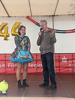 Geburtstagsparty auf dem Merler Dorfplatz