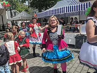Geburtstagsparty auf dem Merler Dorfplatz