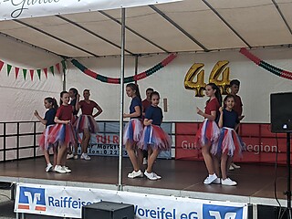 Geburtstagsparty auf dem Merler Dorfplatz