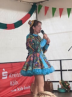 Geburtstagsparty auf dem Merler Dorfplatz