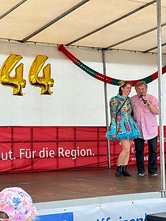 Geburtstagsparty auf dem Merler Dorfplatz