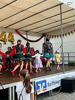 Geburtstagsparty auf dem Merler Dorfplatz