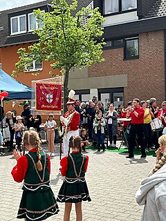 Geburtstagsparty auf dem Merler Dorfplatz