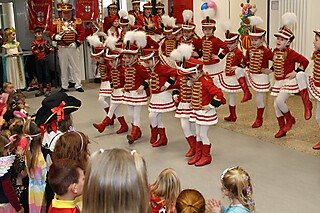 Jecke Kids feierten in Merl