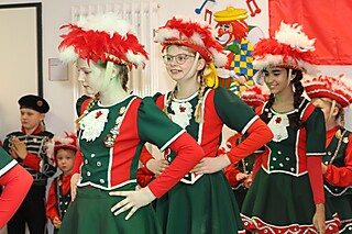 Jecke Kids feierten in Merl