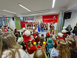 Jecke Kids feierten in Merl
