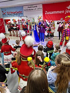 Jecke Kids feierten in Merl
