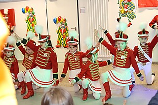 Jecke Kids feierten in Merl