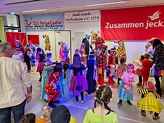 Jecke Kids feierten in Merl