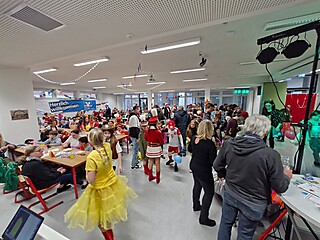 Jecke Kids feierten in Merl