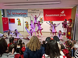 Jecke Kids feierten in Merl