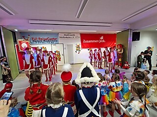 Jecke Kids feierten in Merl