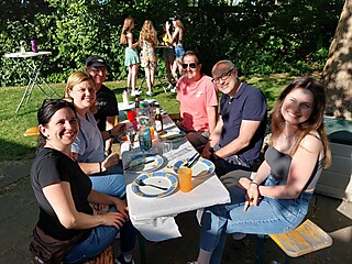 Stadt-Garde wählte und grillte