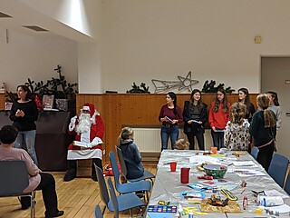 Nikolaus und Saskia I. zu Besuch bei den Stadt-Garde Kindern